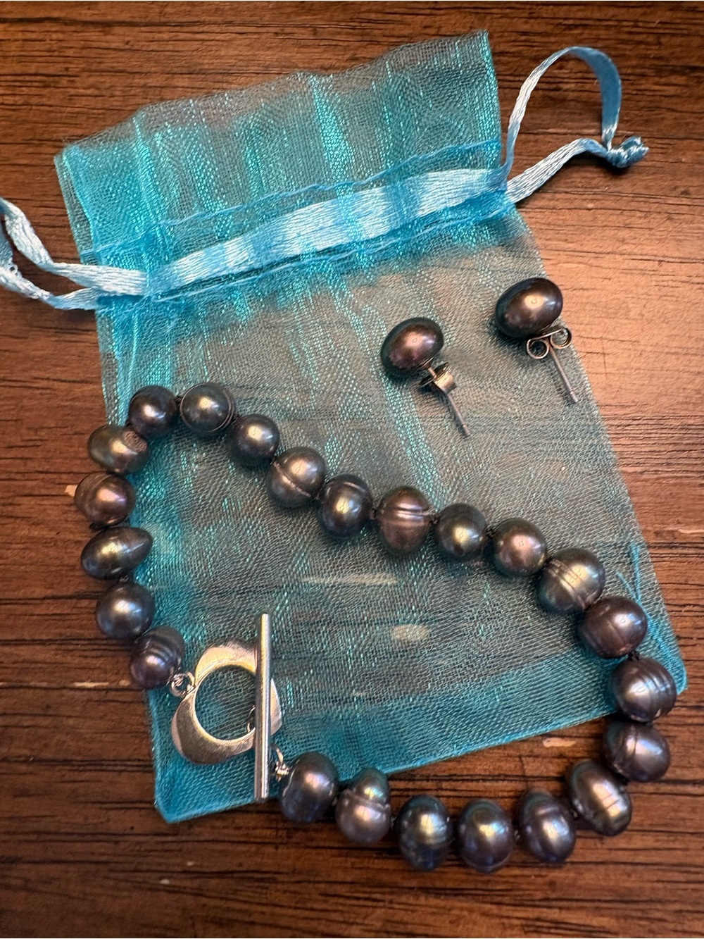 Authentic Freshwater Pearl bracelet and Stud Earrings Set - Iridescent Black